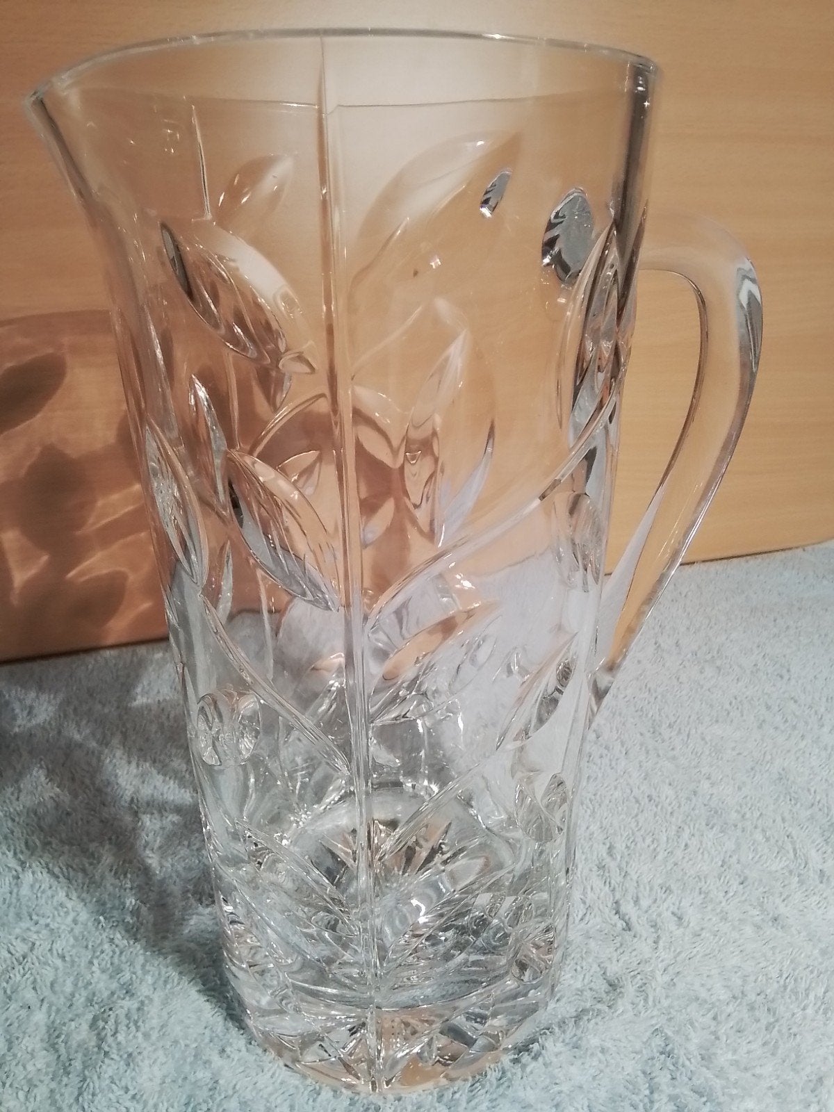 Prachtige kristallen Vaas met bladmotief, Huis en Inrichting, Woonaccessoires | Vazen, Ophalen, 23 cm, Transparant, Met handvat
