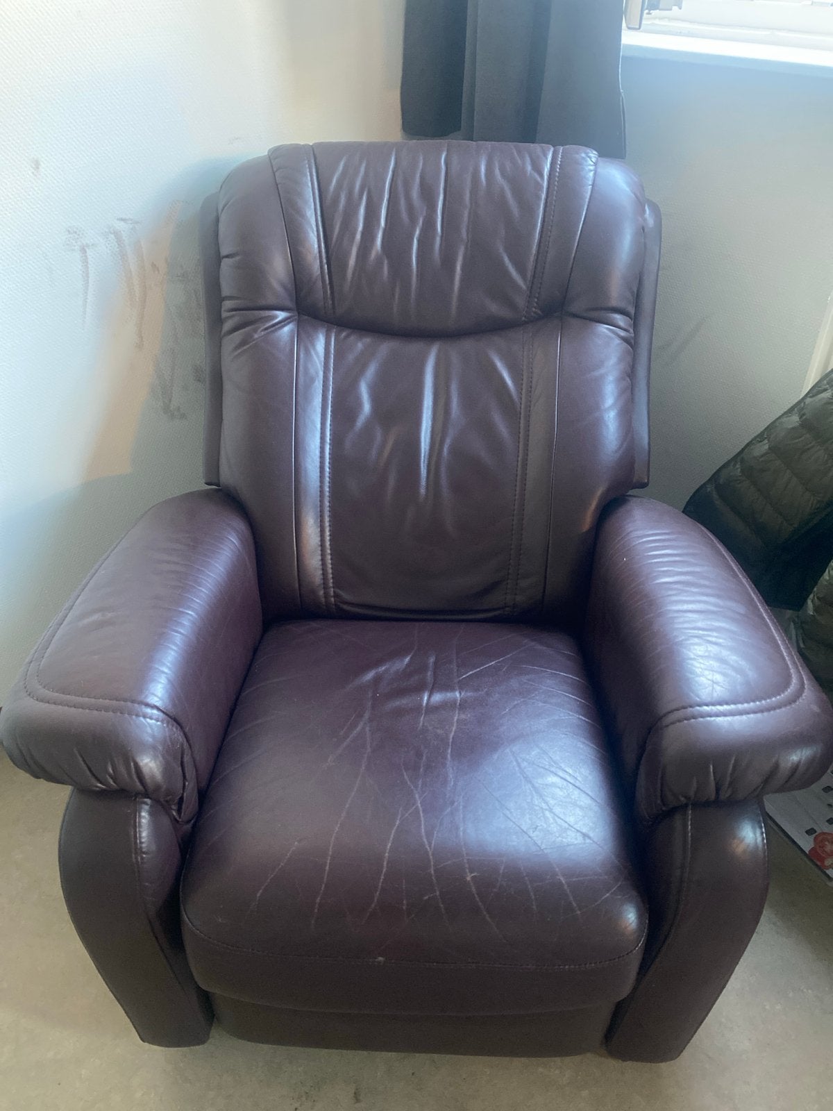 Foto 2 van Comfortabele leren relaxfauteuil met afstandsbediening