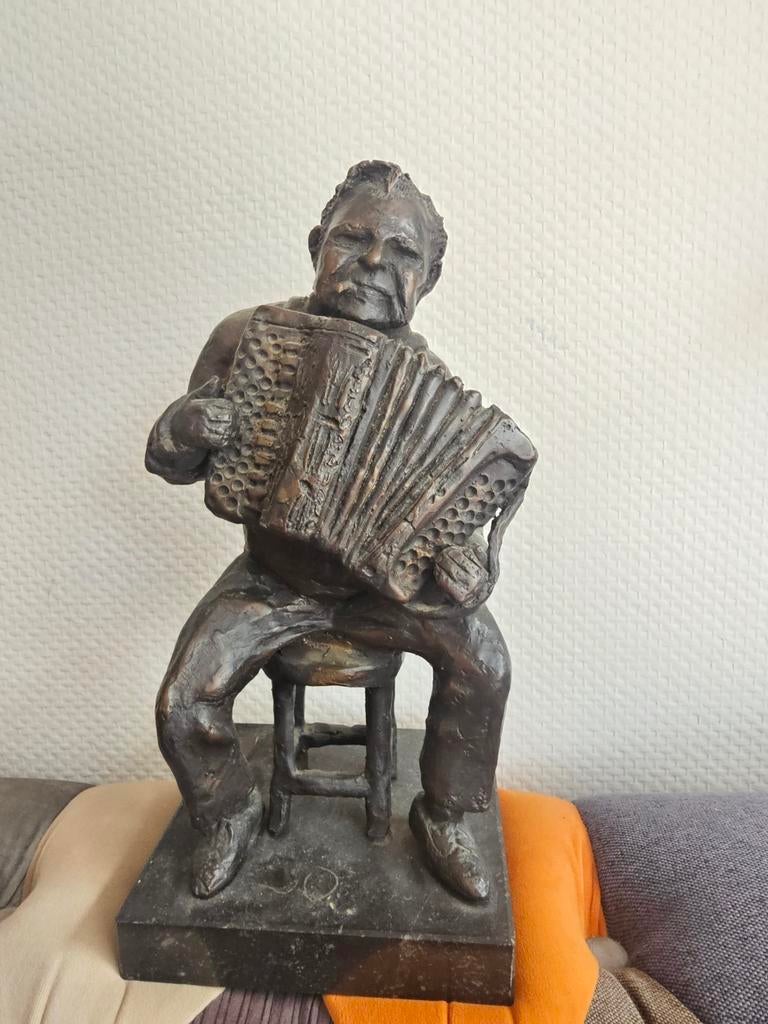 Bronzen beeld Johnny Meijer door Rob Cerneus, Ophalen, Brons, 20 - 50 cm, Beeld