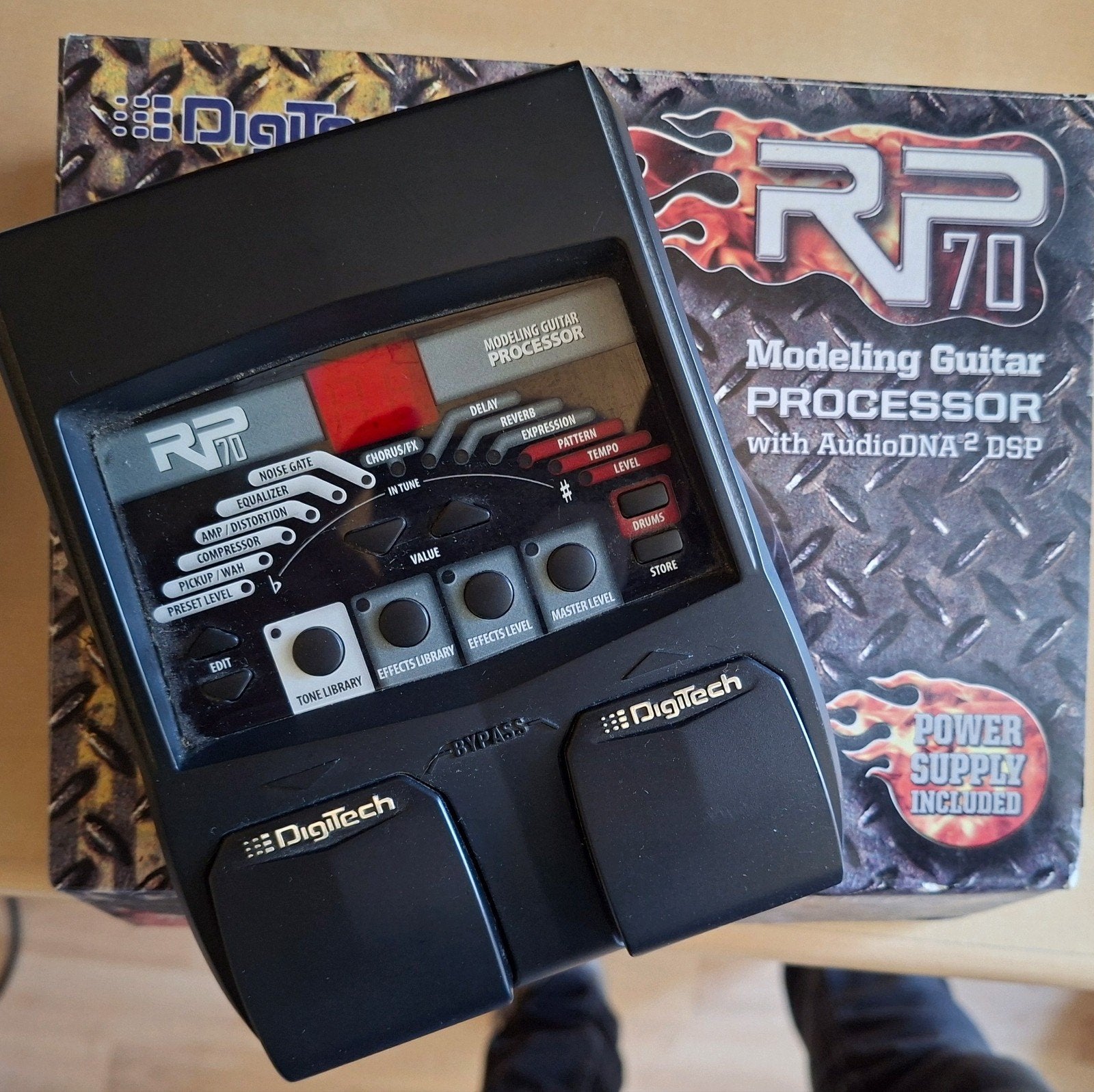 Digitech RP70 multieffectpedaal, Ophalen of Verzenden, Zo goed als nieuw, Multi-effect