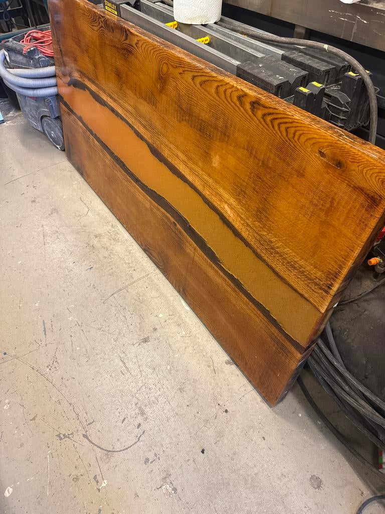 Unieke Eikenhouten Tafelblad met Epoxy Rivier, 100 tot 150 cm, Eikenhout, Tot twee personen, Zo goed als nieuw