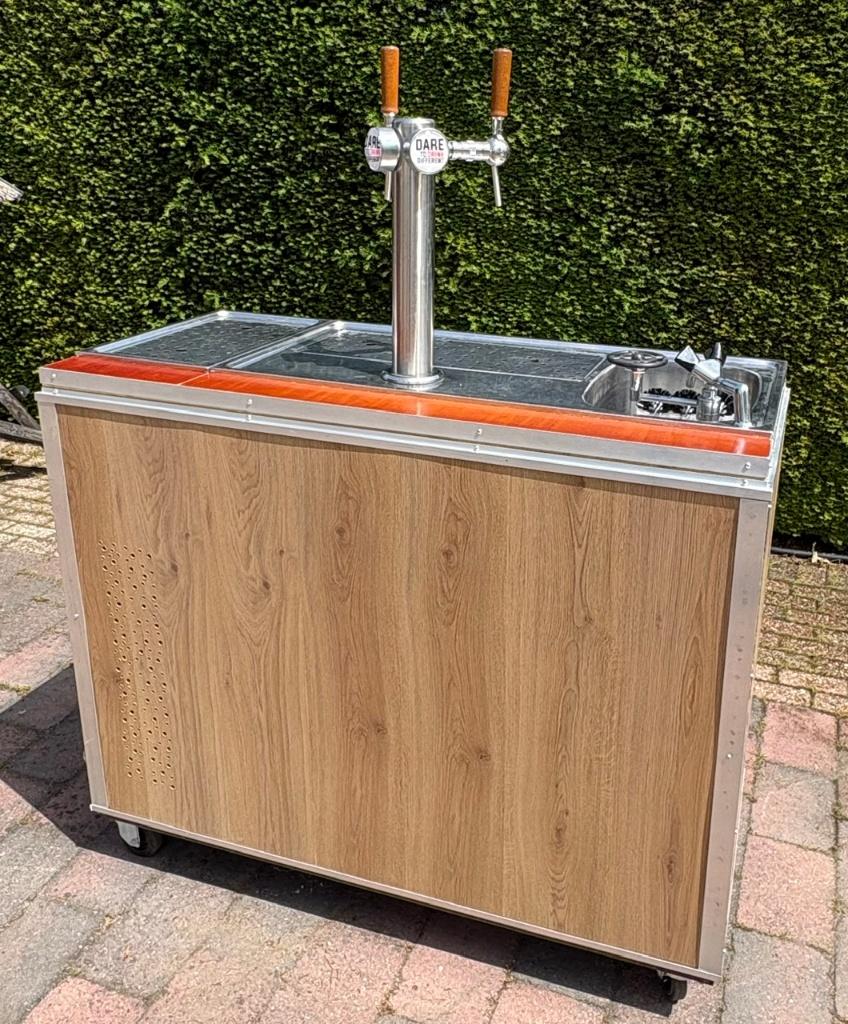 Biertap, koelkasten, bbq en overige feestmaterialen te huur, Ophalen, Overige