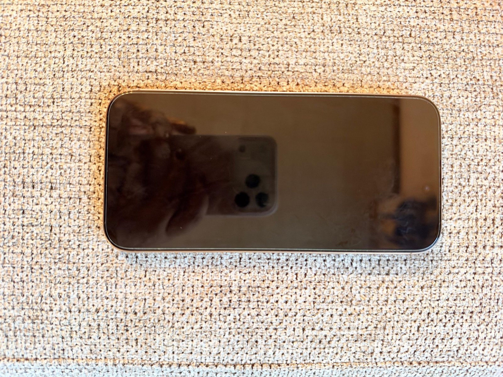 Foto 6 van iPhone 16 Pro Max 512GB Desert Titanium - Zo goed als nieuw