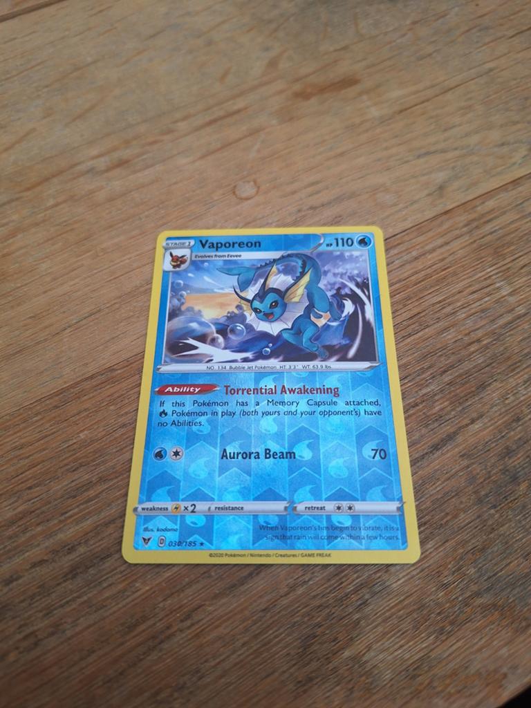 Pokémon kaart Vaporeon reverse holo 030/185, Ophalen of Verzenden, Nieuw