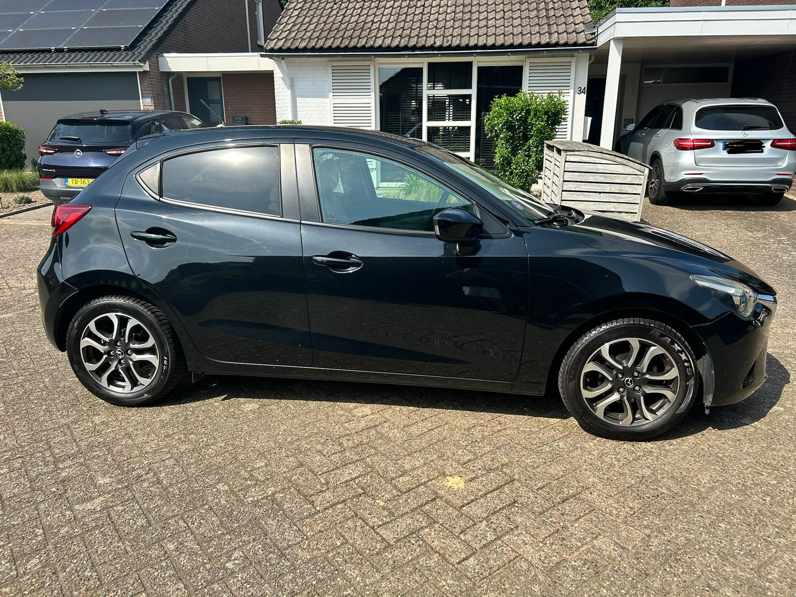 Mazda 2 1.5 85KW(115pk) 5DRS 2016 Zwart Skyactive GT-M, Auto's, Mazda, Voorwielaandrijving, 40 €/maand, 4 cilinders, Zwart