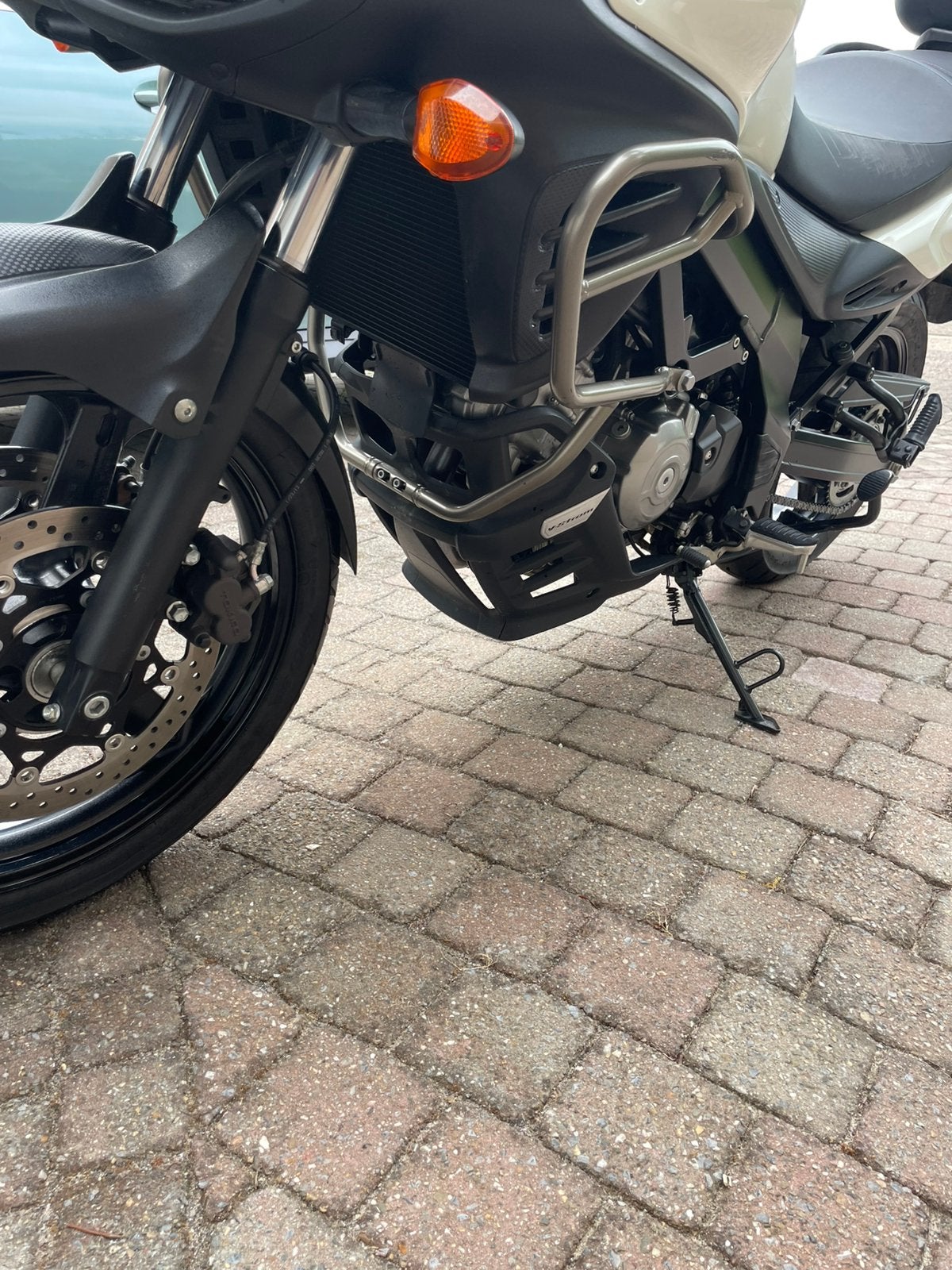 Zeer nette Suzuki DL650 A L2 parelmoer wit, 2 cilinders, Motorrijbewijs A, Gebruikt, Particulier