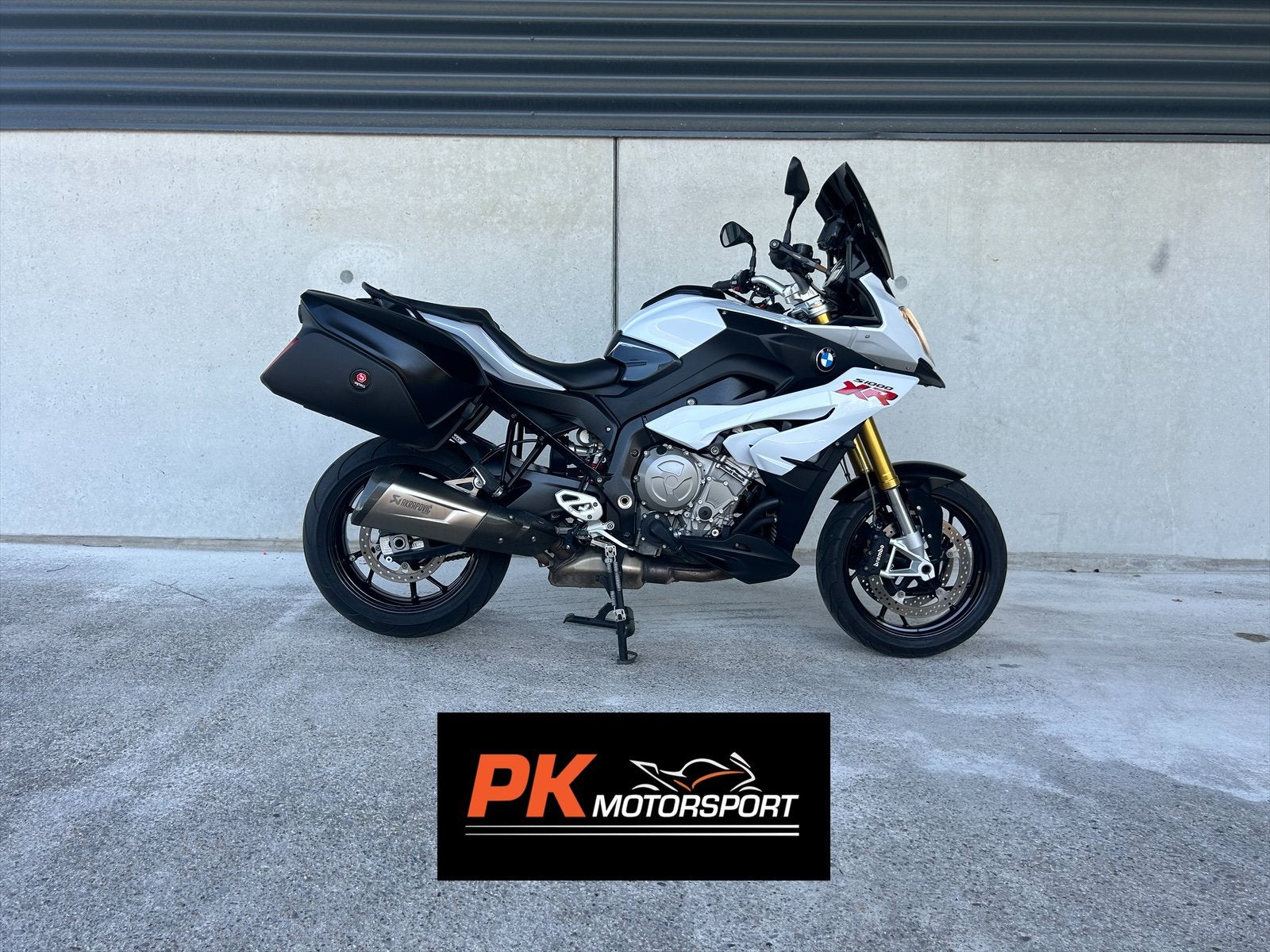BMW S1000XR Akrapovic vol opties!!, Occasion, 4 cilinders, Handvatverwarming, Bedrijf