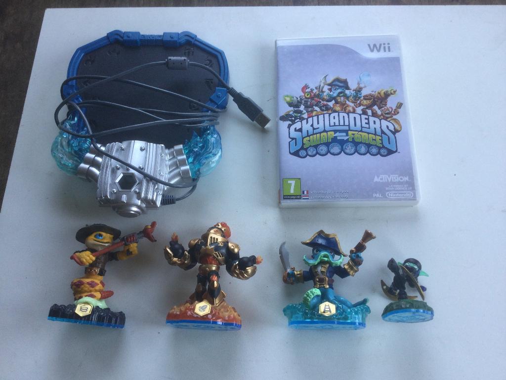 skylanders inclusief spellen en power portals, Spelcomputers en Games, Avontuur en Actie, 1 speler, Ophalen of Verzenden, Zo goed als nieuw