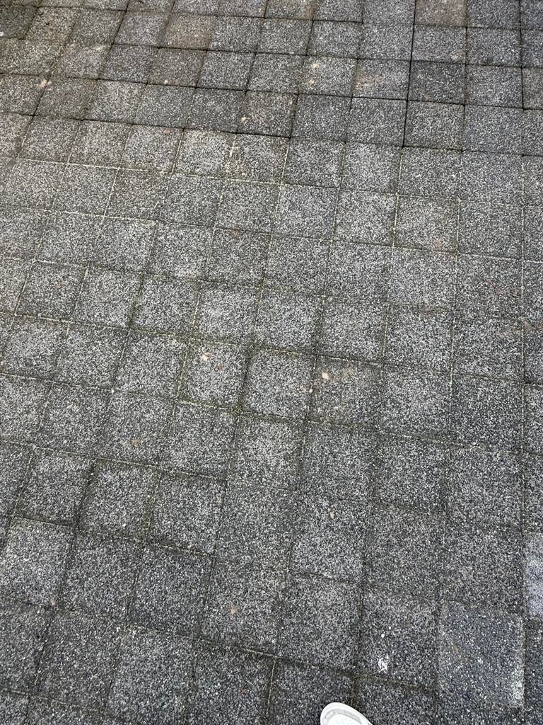 GRATIS Tegels 20x20 (antraciet/donkergrijs en lichtgrijs), Ophalen, Zo goed als nieuw, 10 m² of meer, Beton
