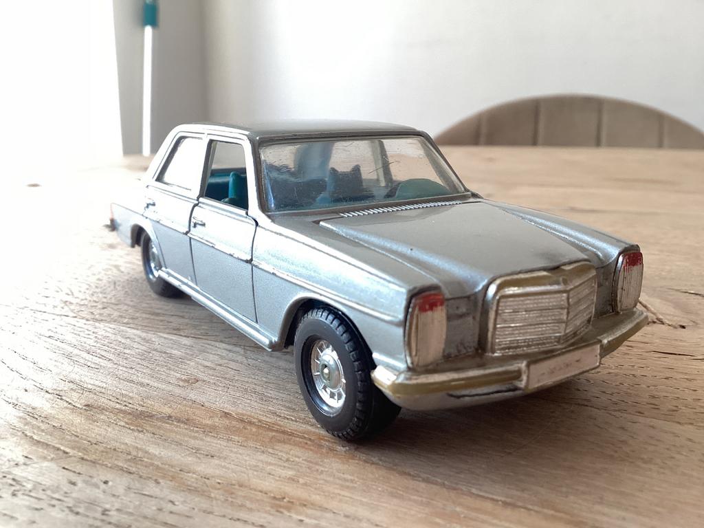 Corgi Mercedes-Benz 240D – schaal 1:36, Ophalen of Verzenden, Gebruikt, Auto, Corgi