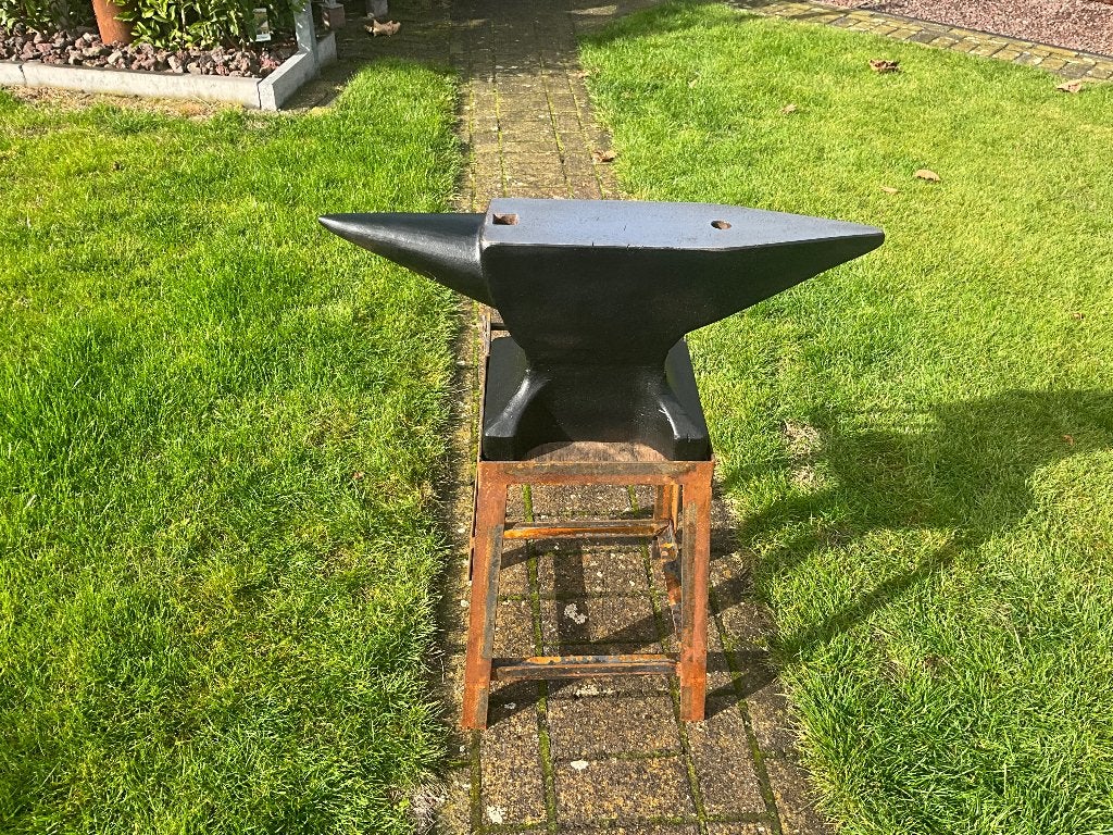 Aambeeld, Ophalen
