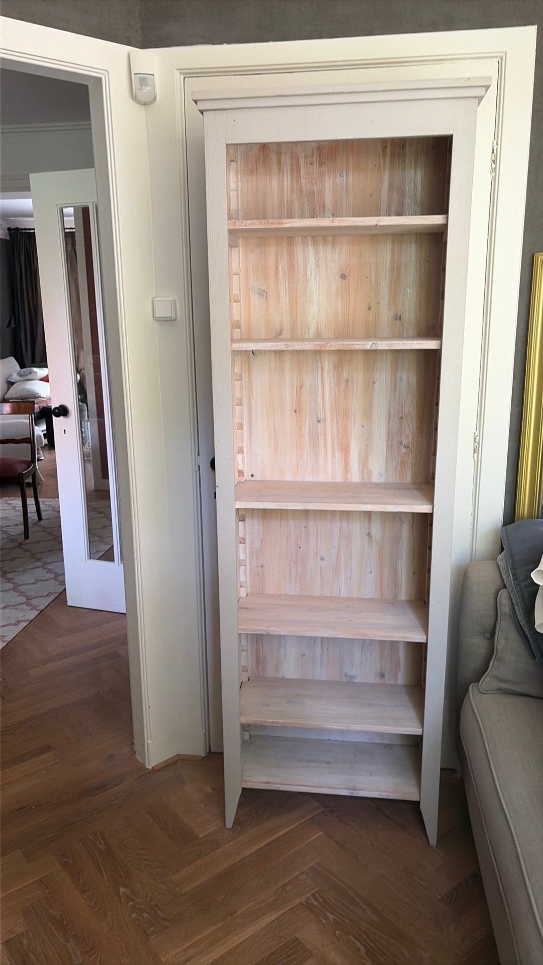 Mooie White wash houten kast met planken, Huis en Inrichting, Kasten | Vitrinekasten, Ophalen, 50 tot 100 cm, Zo goed als nieuw