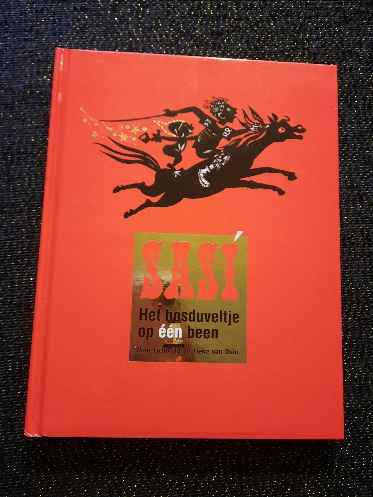 Sasi: Het bosduveltje op één been - Noni Lichtveld, Ophalen of Verzenden, Nieuw, Noni Lichtveld en Lieke van Duin, Fictie algemeen