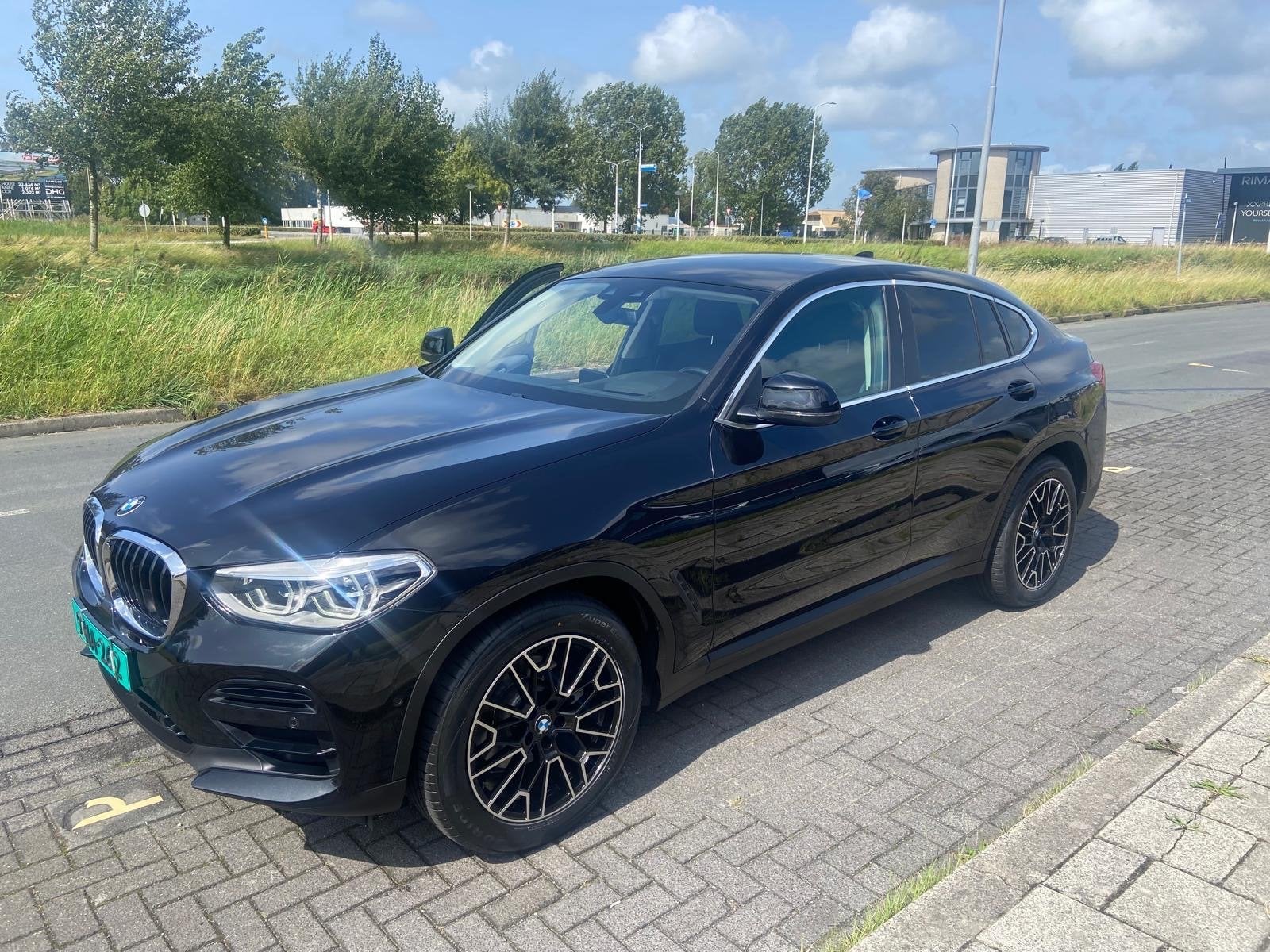 BMW X4 Xdrive20i 184pk Aut 2019 Zwart - APK tot Sept  2027, Automaat, 1998 cc, Zwart, 4 cilinders