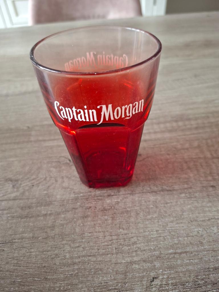 Captain Morgan glas - Rood, Ophalen of Verzenden, Zo goed als nieuw, Rood, Overige merken