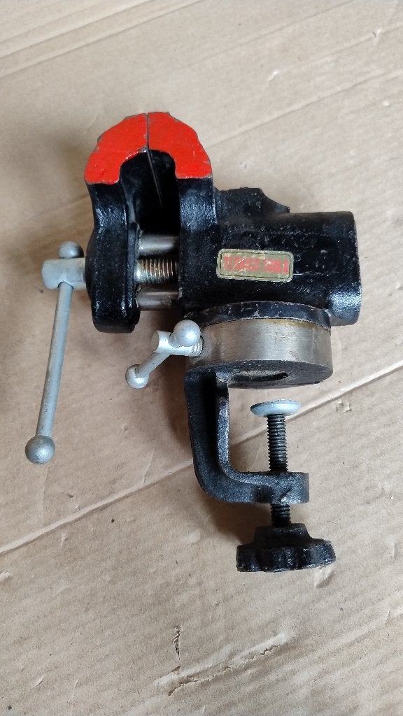 Terenco Tools zwenkbare bankschroef 1,7 kilo, Ophalen of Verzenden, Zo goed als nieuw, Minder dan 70 cm, Bankschroef