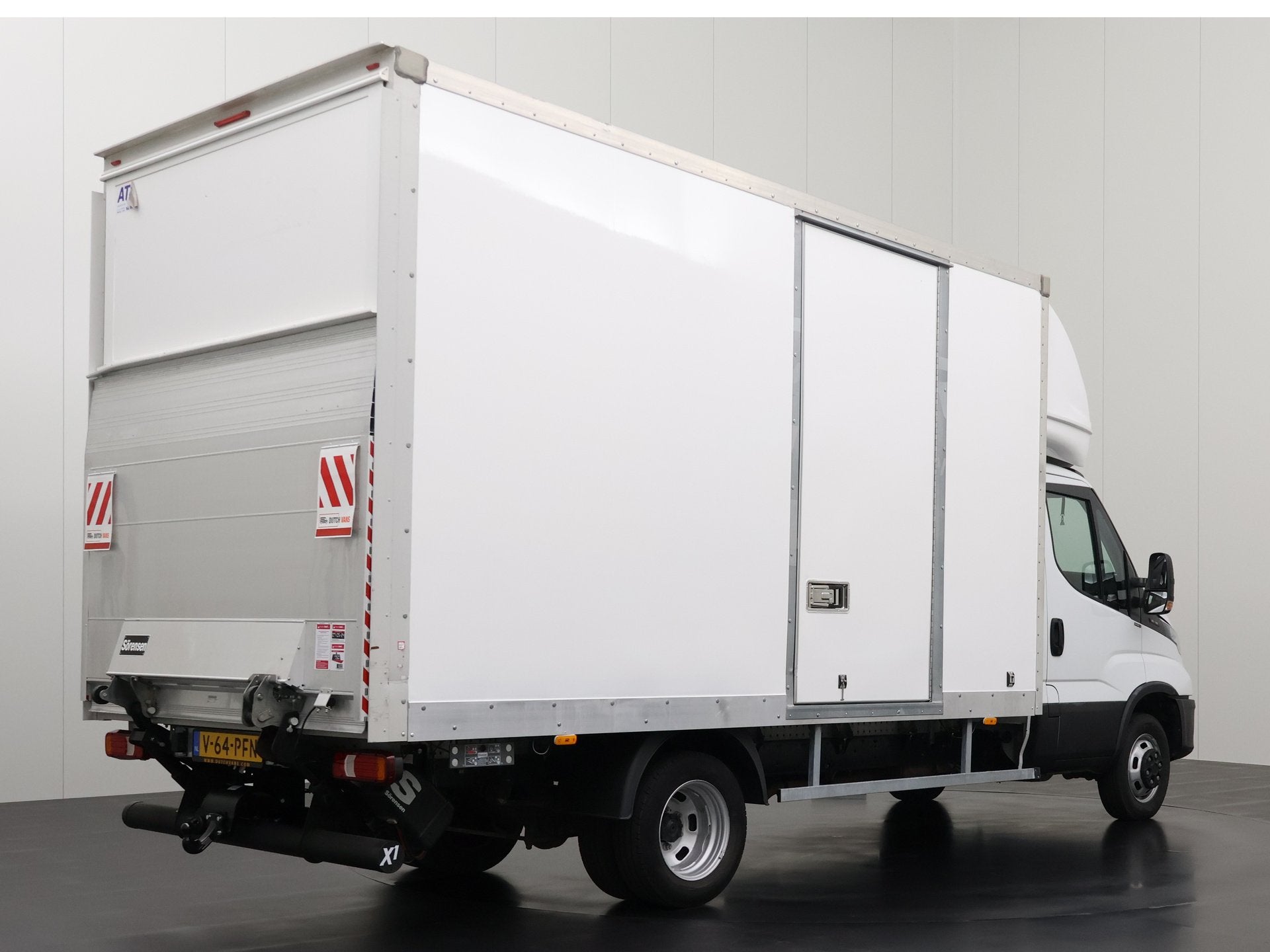 Iveco Daily 35C16 Bakwagen+Laadklep | 3500 Kg Trekhaak | Bak, Auto's, Stof, Gebruikt, Iveco, Wit