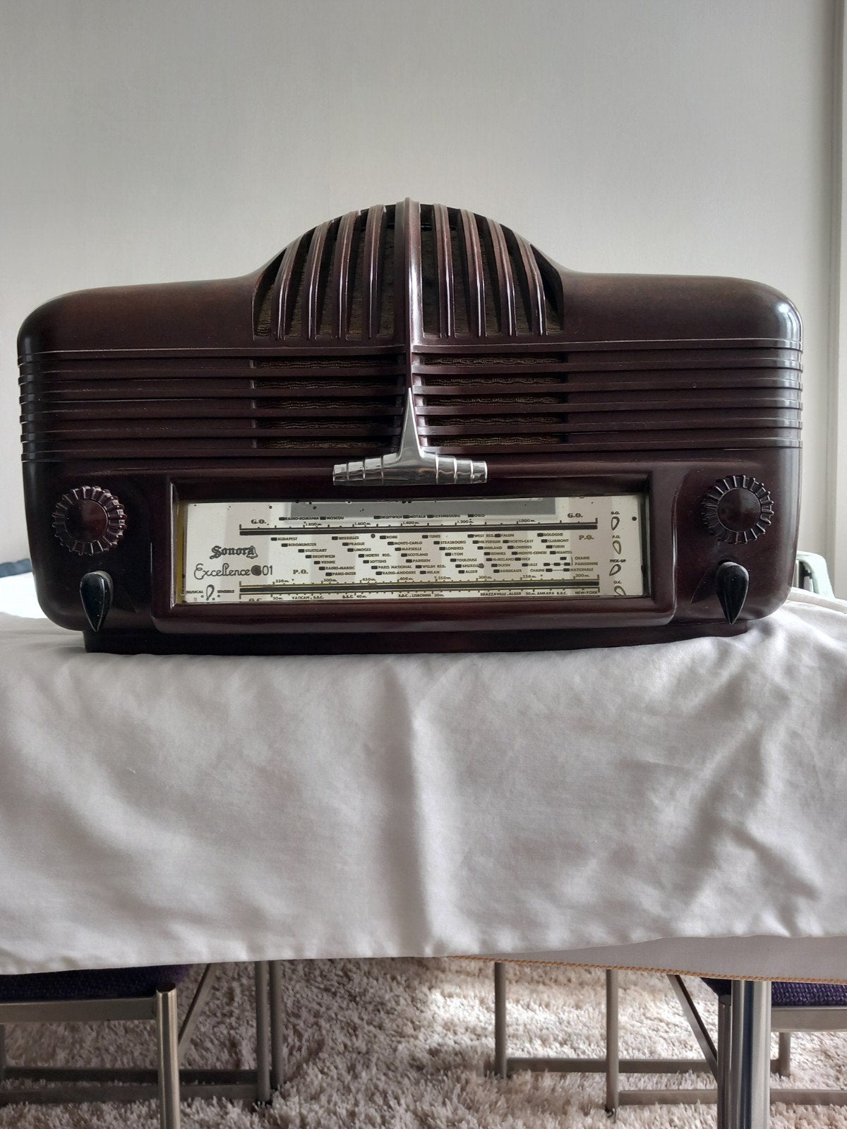 Bakelieten radio Sonora Excellence 301, Ophalen