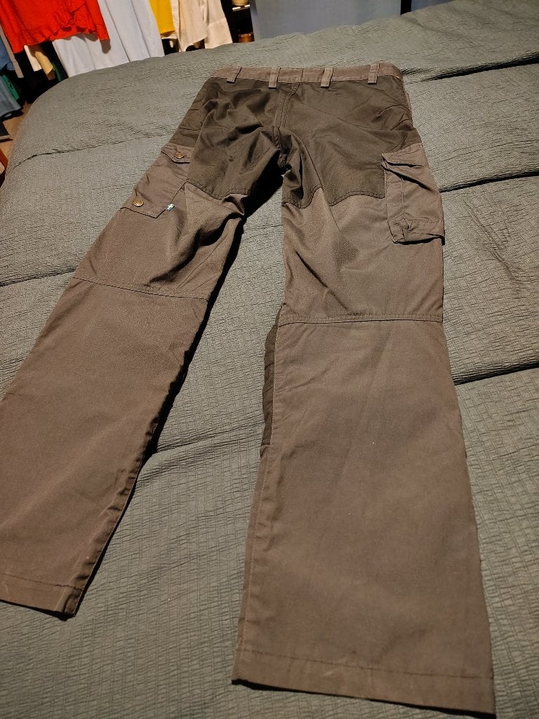 Fjalgraven Outdoor broek. Zwarte stukken op grijs. 44 is XS, Kleding | Heren, Fjallraven, Verzenden, Wandelen of Outdoor, Zo goed als nieuw