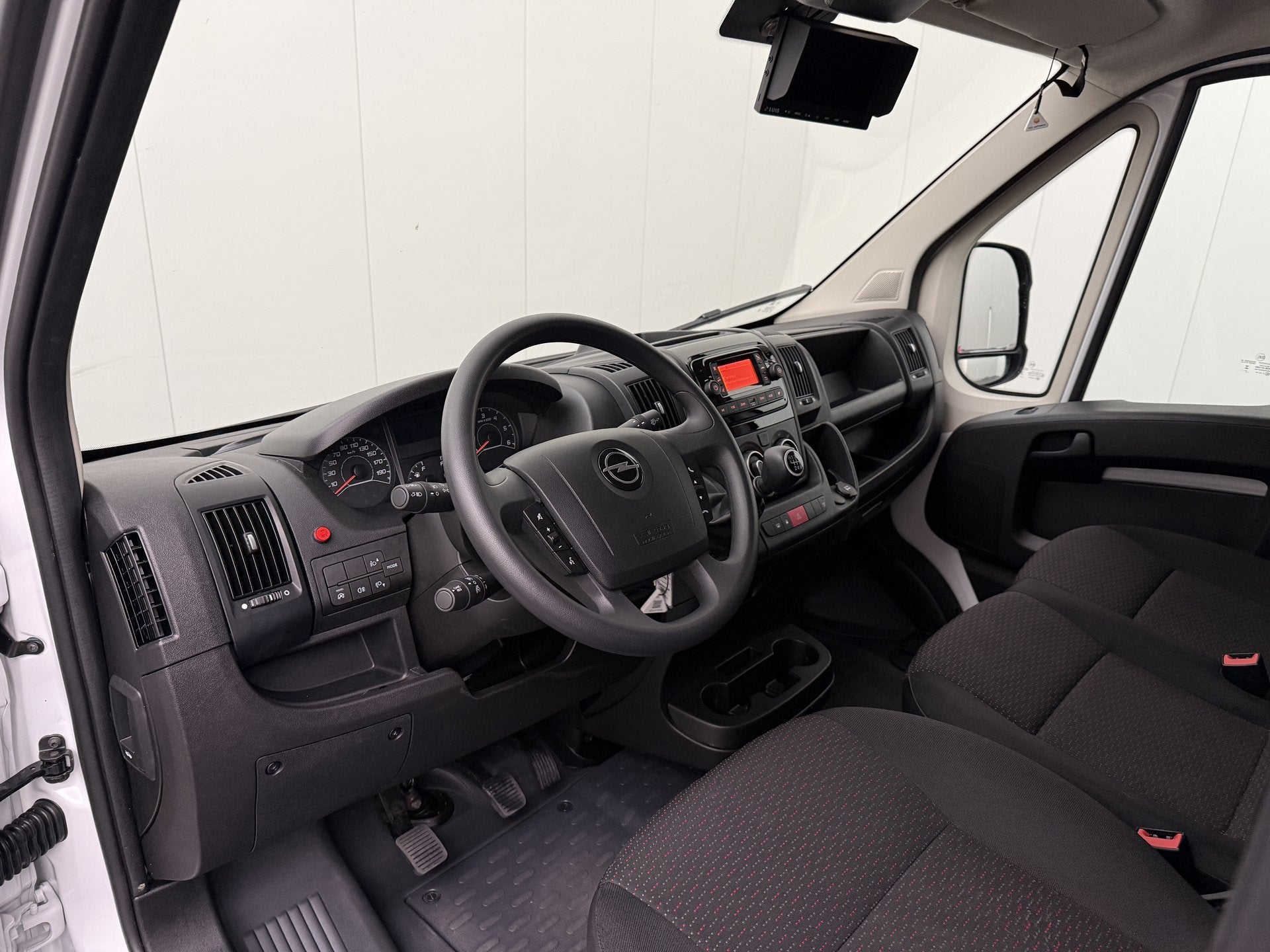 Opel Movano 2.2HDi Bakwagen+Laadklep | Airco | Camera | Crui, Auto's, Bestelauto's, Voorwielaandrijving, Stof, Gebruikt, 4 cilinders