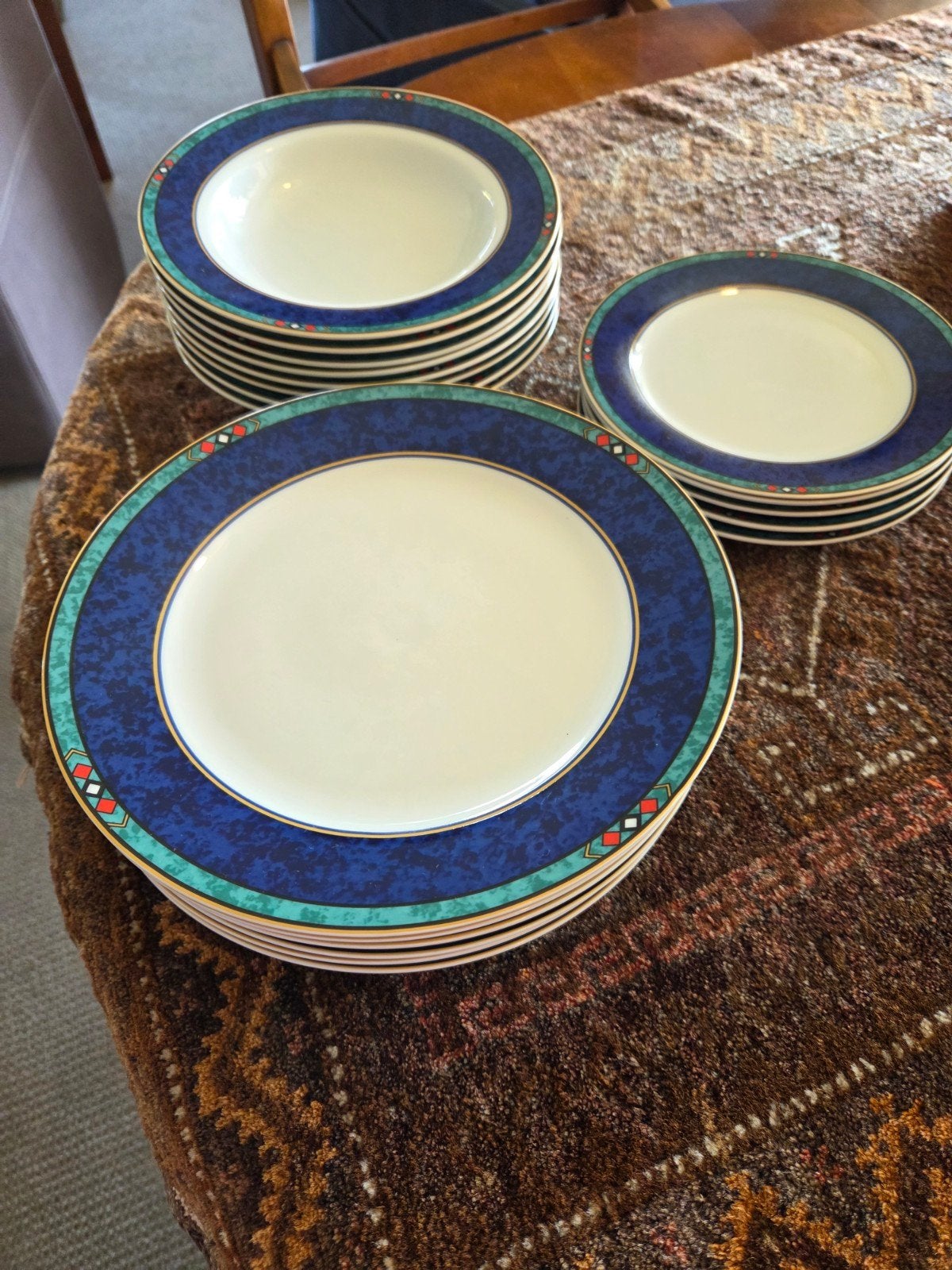 Servies: 6 boterham-, 8 soep- en 8 dinerborden, Ophalen, Keramiek, Zo goed als nieuw, Bord(en)