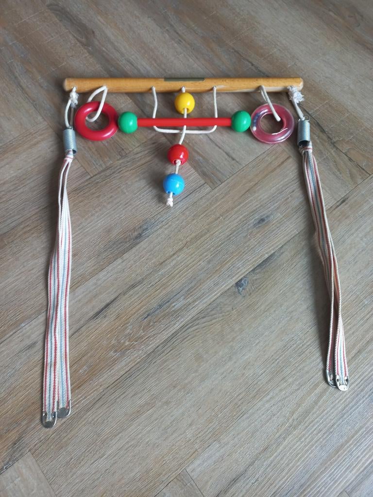 Vintage boxtrapeze met kleurrijke kralen, Kinderen en Baby's, Ophalen of Verzenden, Gebruikt, Overige typen