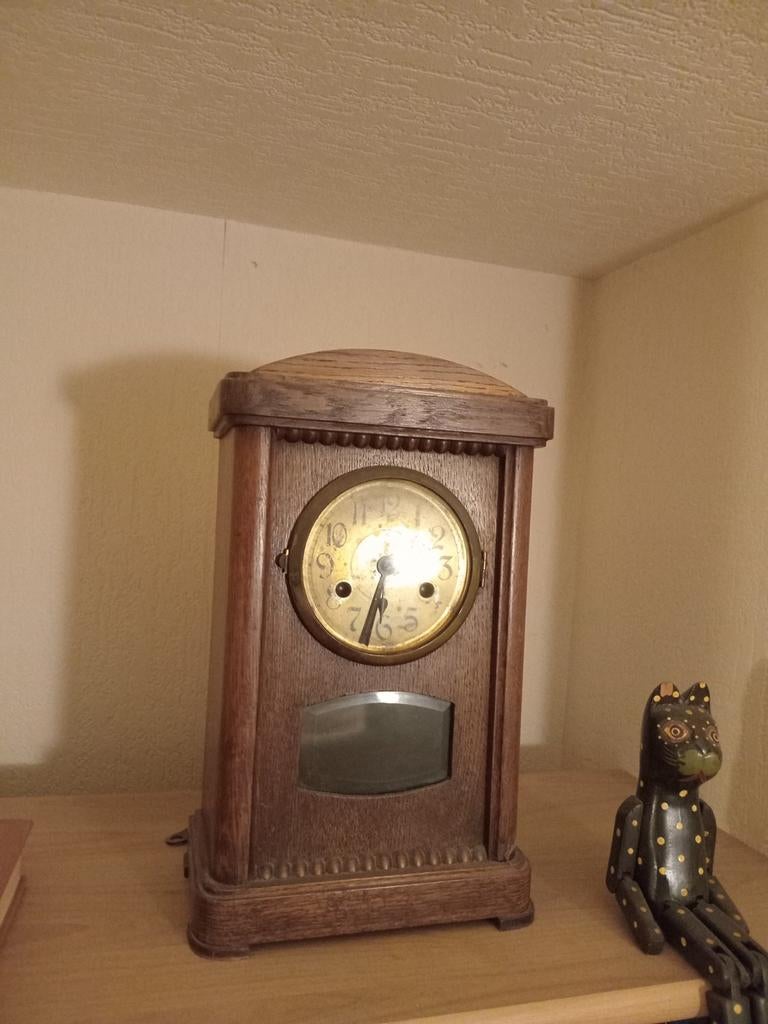 Antieke houten tafelklok - Vintage uurwerk, Antiek en Kunst, Antiek | Klokken, Ophalen