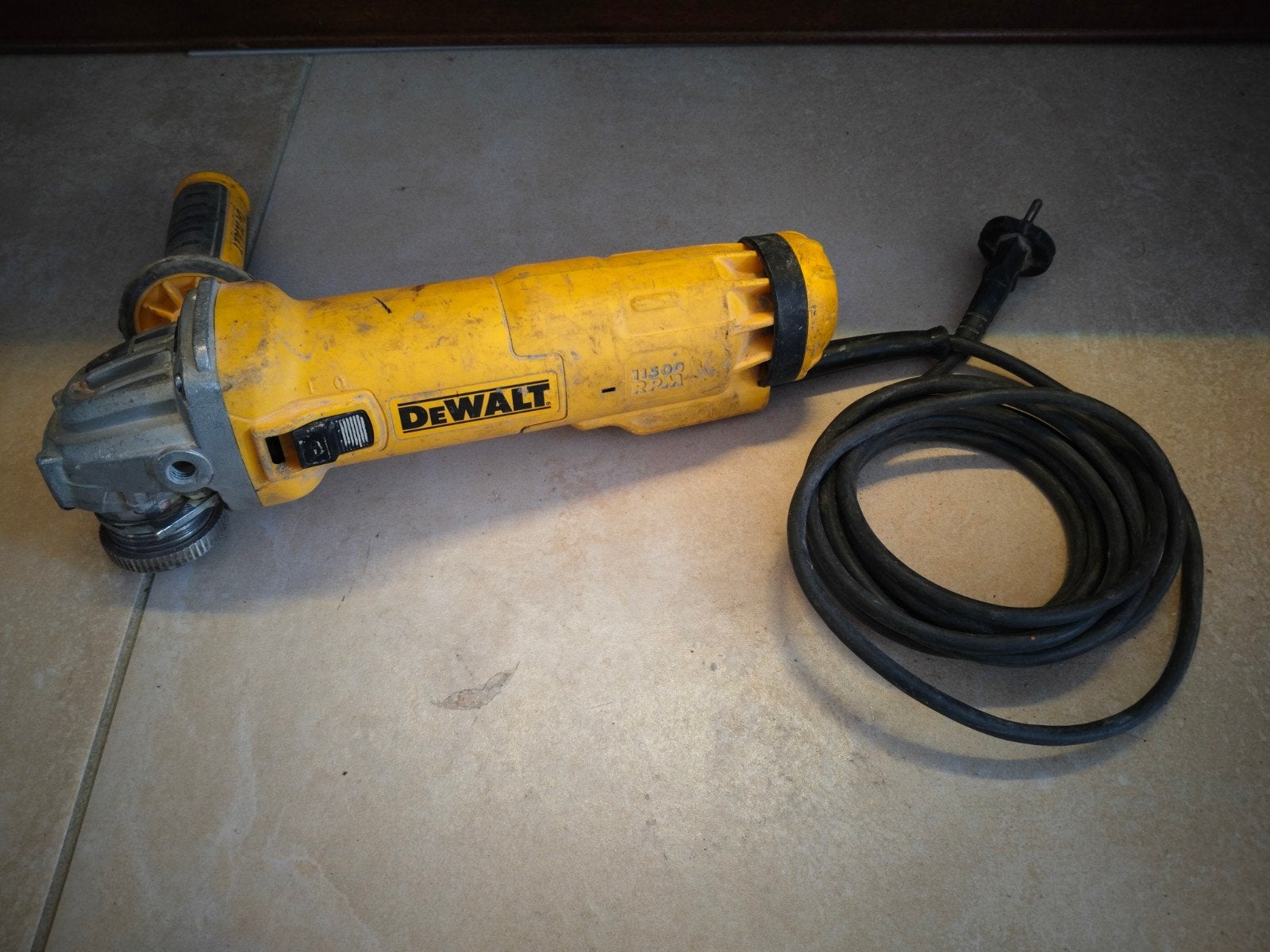 DeWalt DWE4237 Haakse Slijper 1400W - ZONDER KAP!, Doe-het-zelf en Verbouw, Gereedschap | Slijpmachines, Ophalen, Gebruikt, 1000 watt of meer