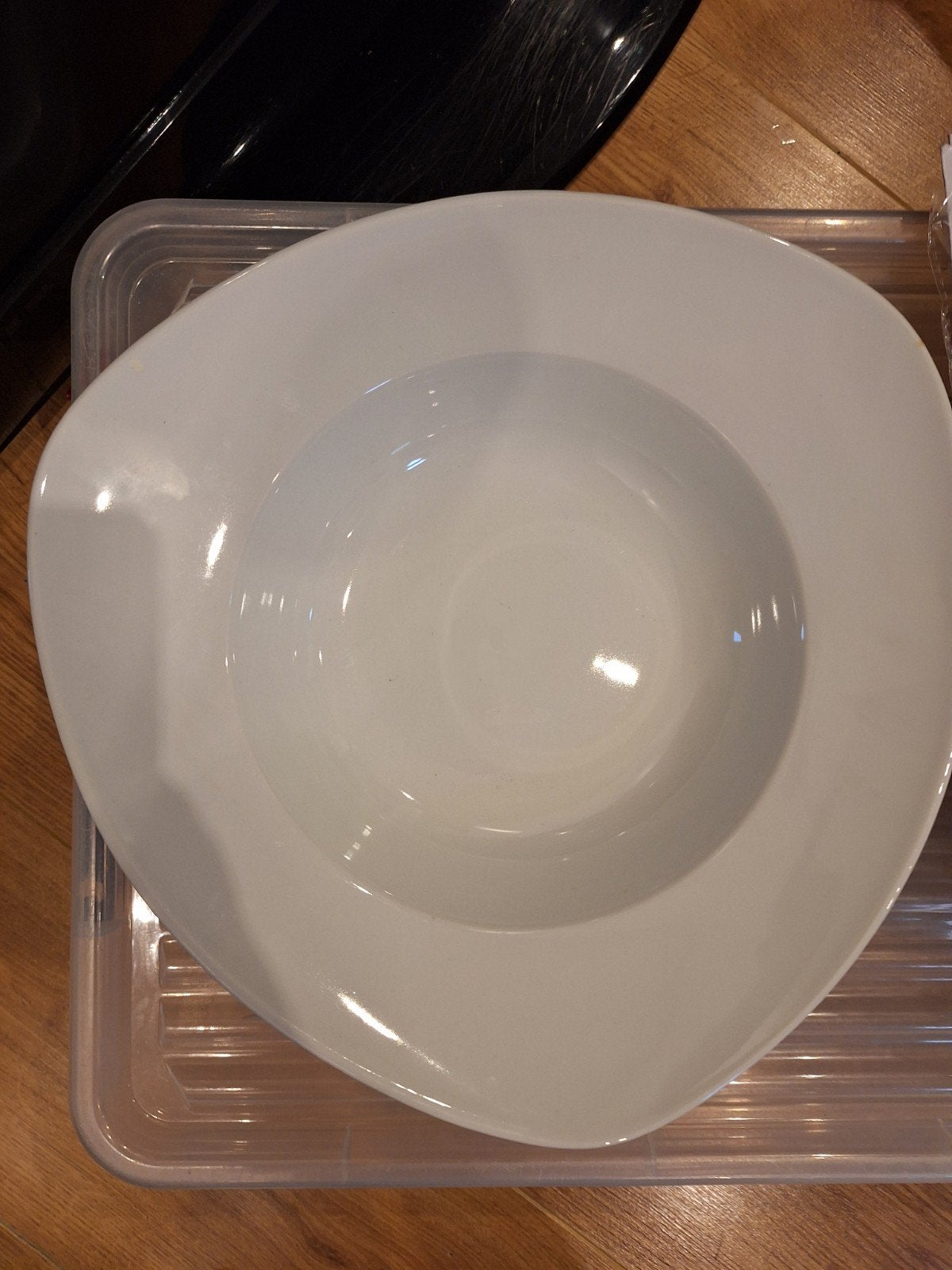 Set van 4 witte pasta  borden/kommen - Modern design, Ophalen of Verzenden, Zo goed als nieuw, Porselein, Bord(en)