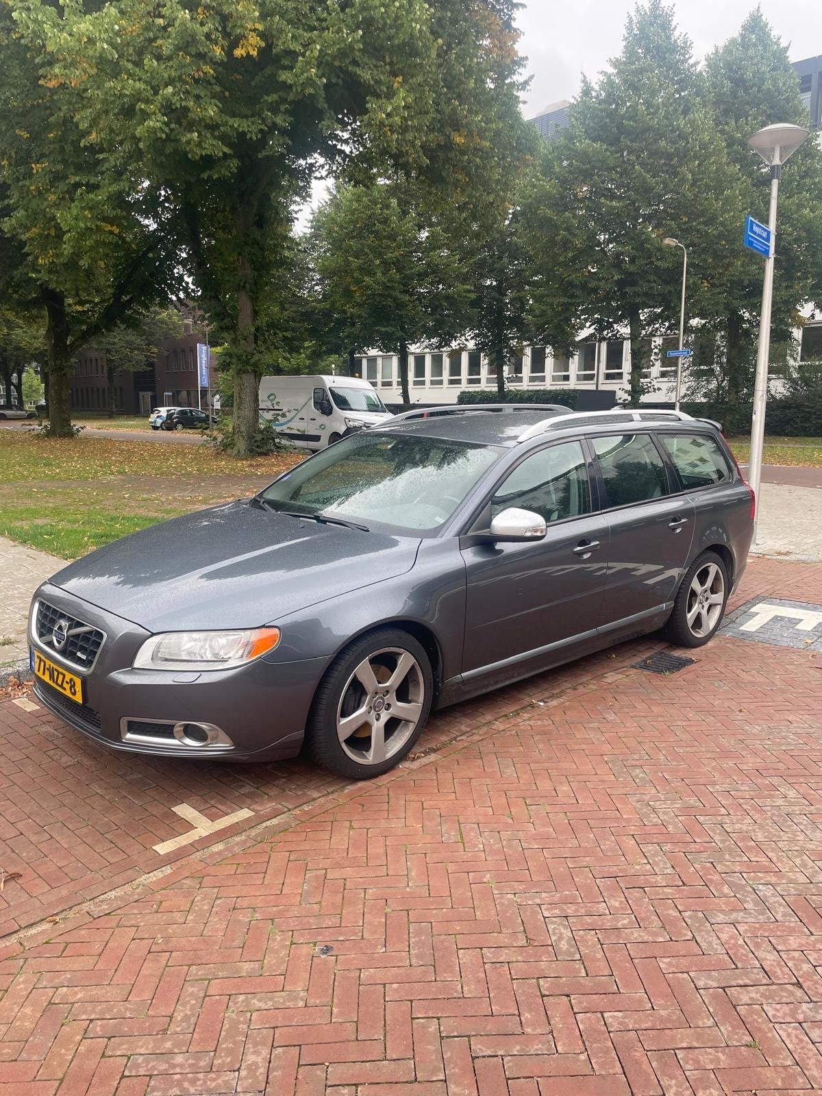 Volvo V70 2.0 T 2011 Grijs, 1800 kg, Zwart, 4 cilinders, Stationwagon