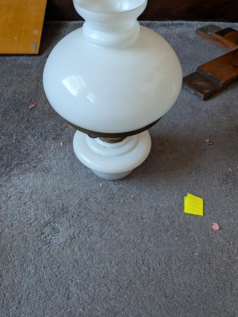 Antieke olielamp - Wit opaalglas, Antiek en Kunst, Antiek | Lampen, Ophalen