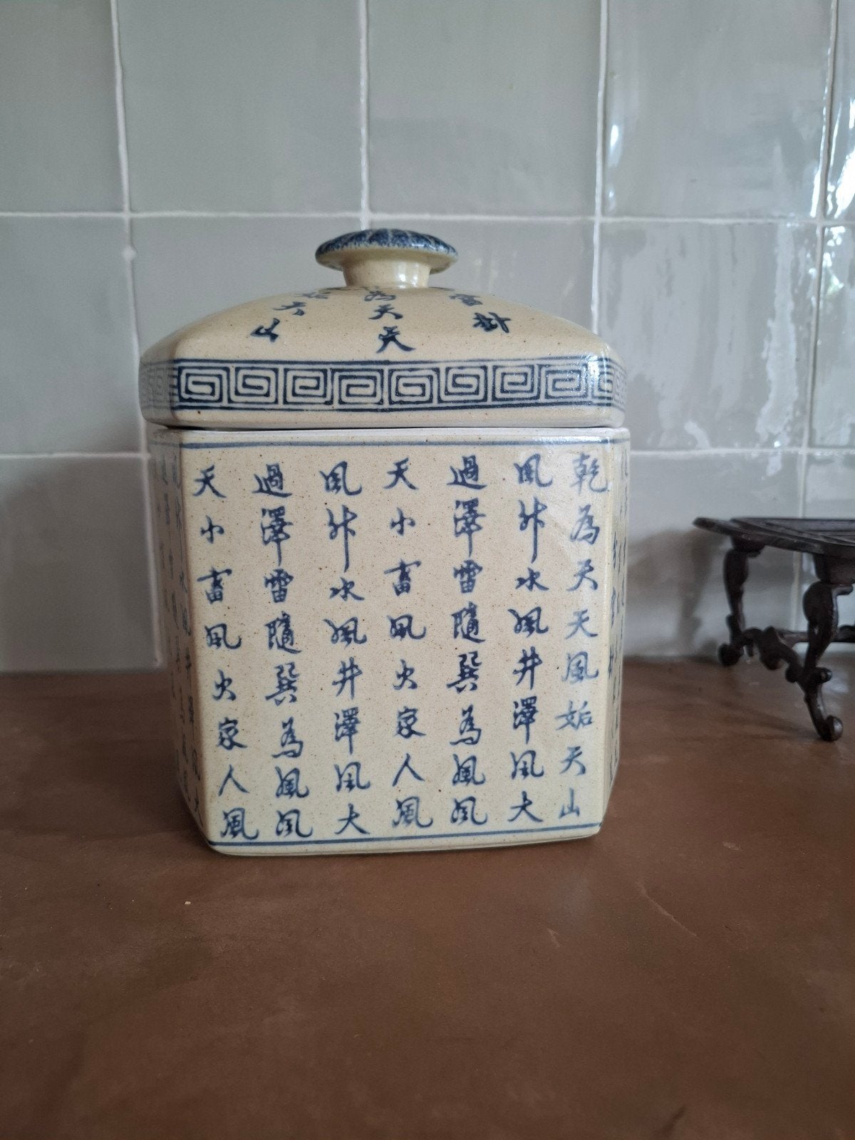 Chinese Pot, Ophalen