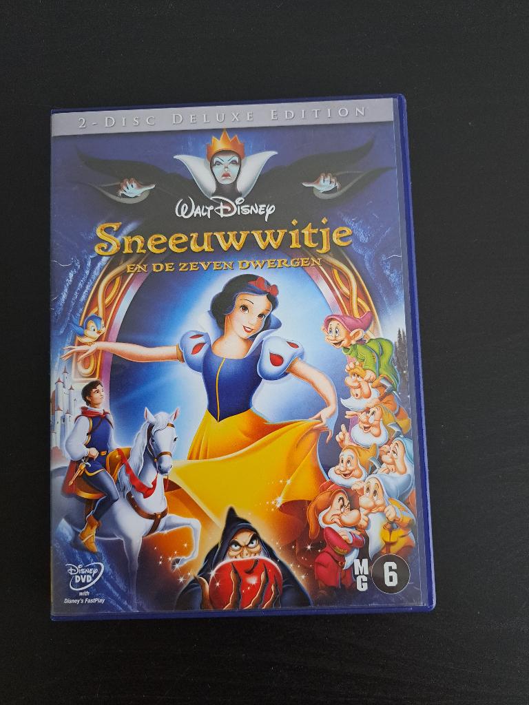 2 DVD Sneeuwwitje en de 7 dwergen Disney, Gebruikt, Tekenfilm, Overige soorten, Ophalen of Verzenden