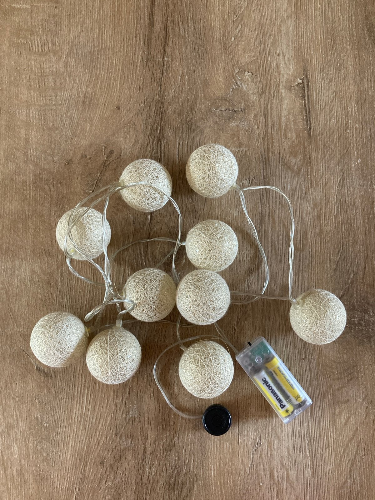 Sfeervolle lichtslinger met katoenen bollen op batterijen, Gebruikt, Beige, Textiel, Ophalen of Verzenden