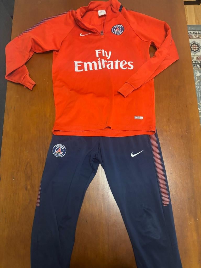 PSG trainingspak, Jongen of Meisje, Sport- of Zwemkleding, Ophalen of Verzenden, Zo goed als nieuw