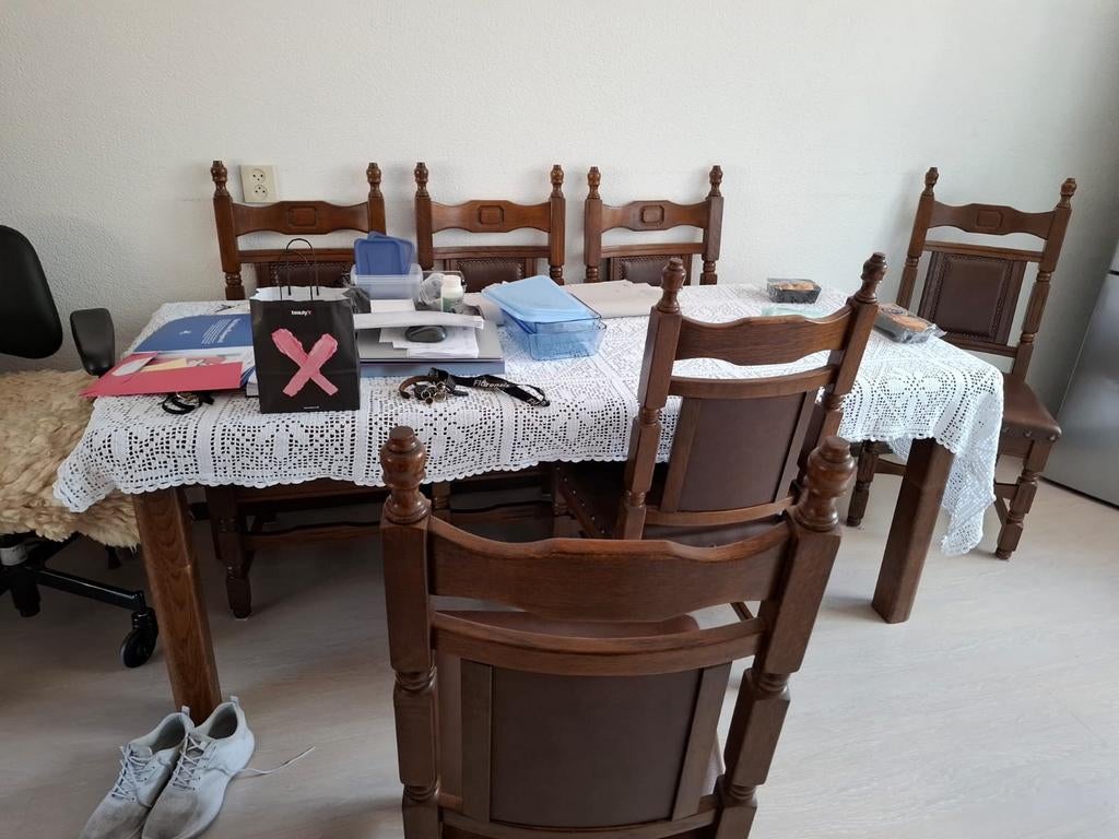 Massief eiken eettafel met 6 stoelen en leren bekleding, Ophalen