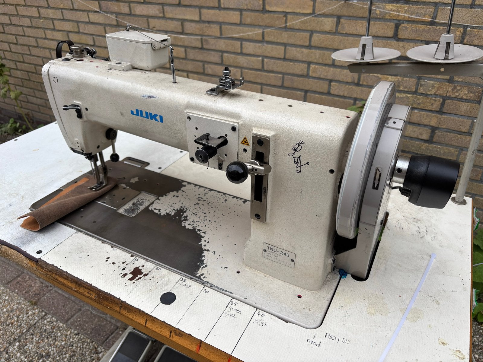 Juki TNU-243 Industriële Naaimachine krachtstroom, Gebruikt, Naaimachine, Industrieel, Ophalen