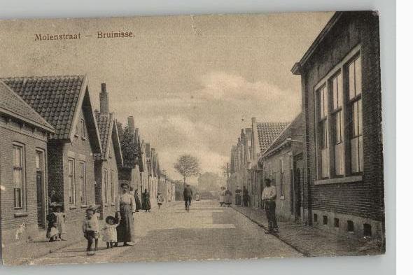 Bruinisse Molenstraat uitg J van der Wal Prachtkaart, Verzenden, Voor 1920, Ongelopen, Zeeland
