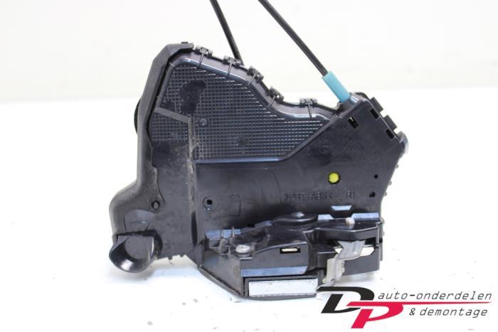 Deurslot Mechaniek 2Deurs rechts van een Toyota IQ, Gebruikt, -, -, Ophalen of Verzenden