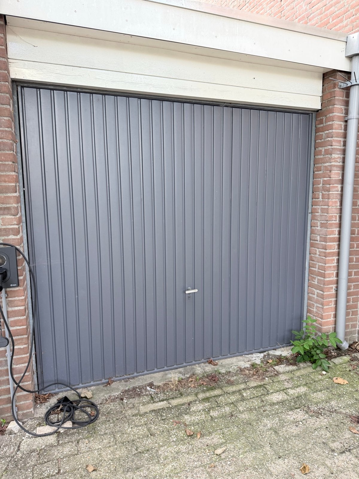 Gebruikte Garagedeur - Grijs, Handmatig Bedienbaar, Ophalen, Gebruikt, 120 cm of meer, Garagedeur