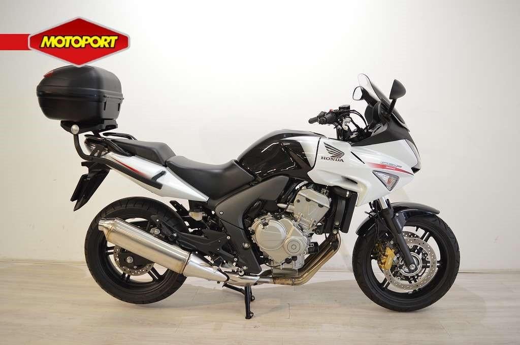 Honda CBF 600 S ABS (bj 2011), Motoren, Motoren | Honda, Wijngaardveld 1
9300  AALST, BE, Bedrijf, Mc.benelux@honda-eu.com, Toermotor