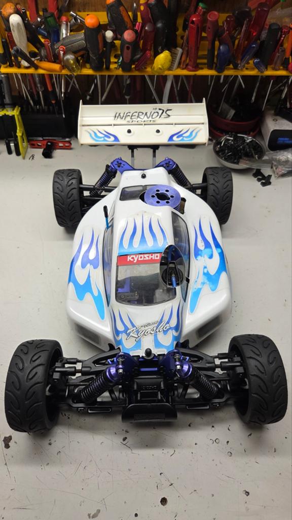 Te koop zeer mooie kyocho inferno, Hobby en Vrije tijd, Gebruikt, Auto offroad, Ophalen of Verzenden, Schaal 1:8