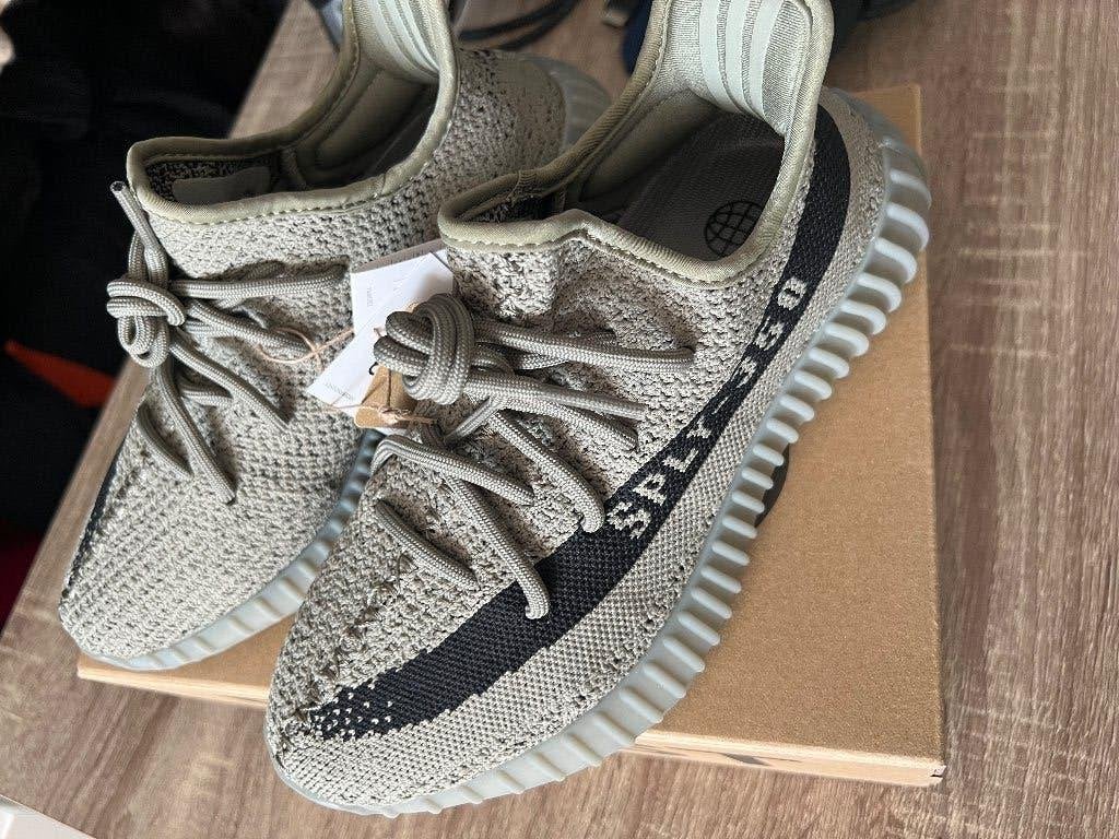 Yeezy boost 350 v2 Granite, Ophalen, Nieuw, Overige kleuren, Yeezy