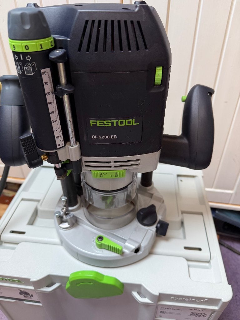 Festool bovenfrees OF 2200 EB met accessoires in systainer, Ophalen, Zo goed als nieuw