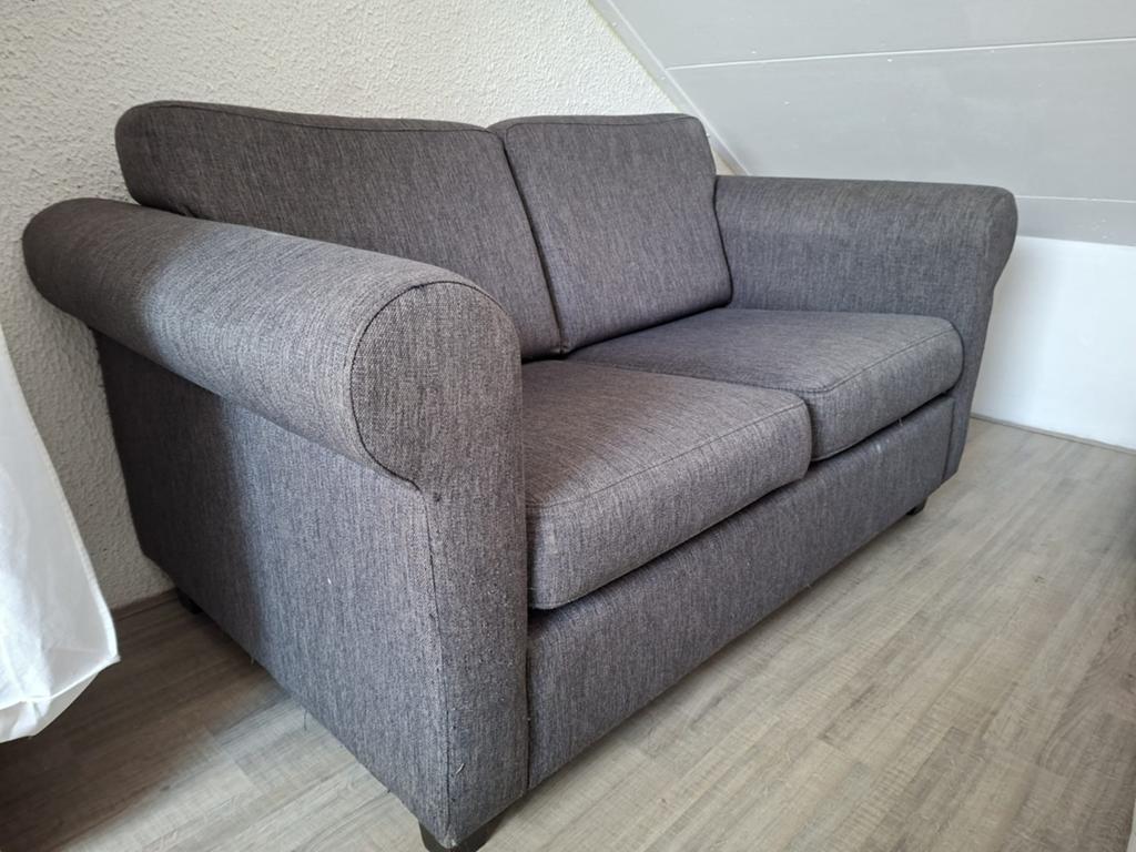 Comfortabele 2-zits bank - Goede staat, Huis en Inrichting, Banken | Bankstellen, Ophalen, Gebruikt, Tweepersoons, 75 tot 100 cm