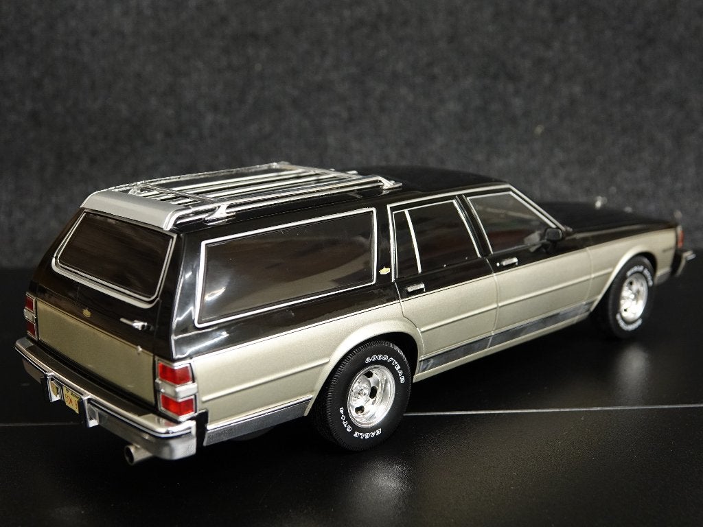 MCG 1:18 1985 Chevrolet Caprice Estate Wagon, Overige merken, MCG, Auto, Onbekend
