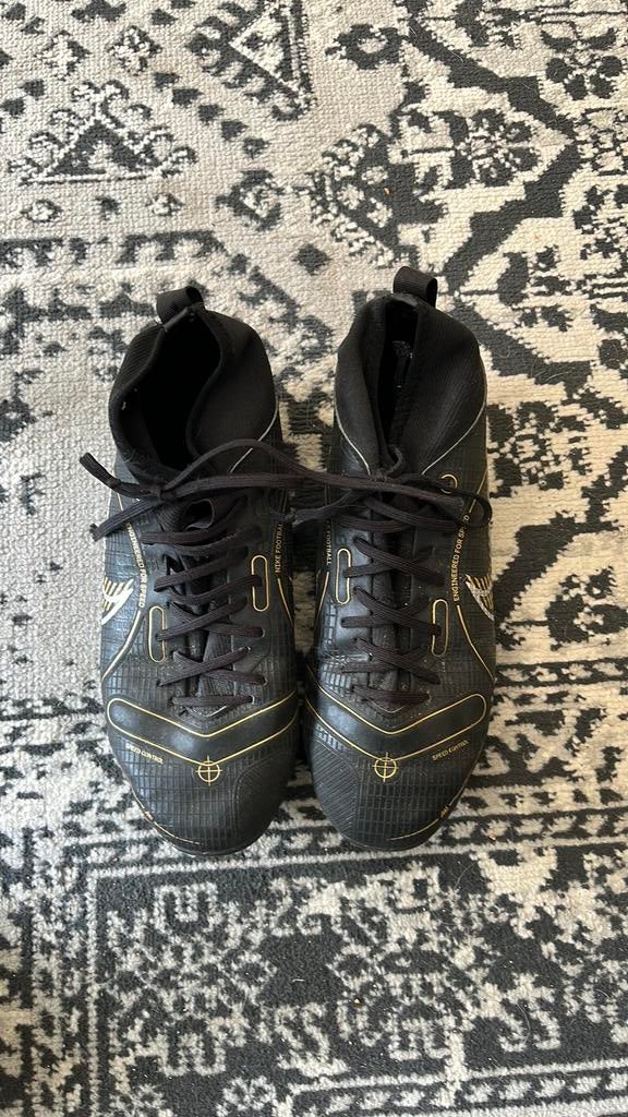 Nike voetbalschoenen, Ophalen of Verzenden, Zo goed als nieuw, Sportschoenen