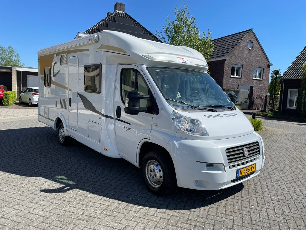 Carado T348 | Lichtgewicht | Mooie indeling | Nette camper, Ringverwarming, Fiat, 6 tot 7 meter, Bedrijf