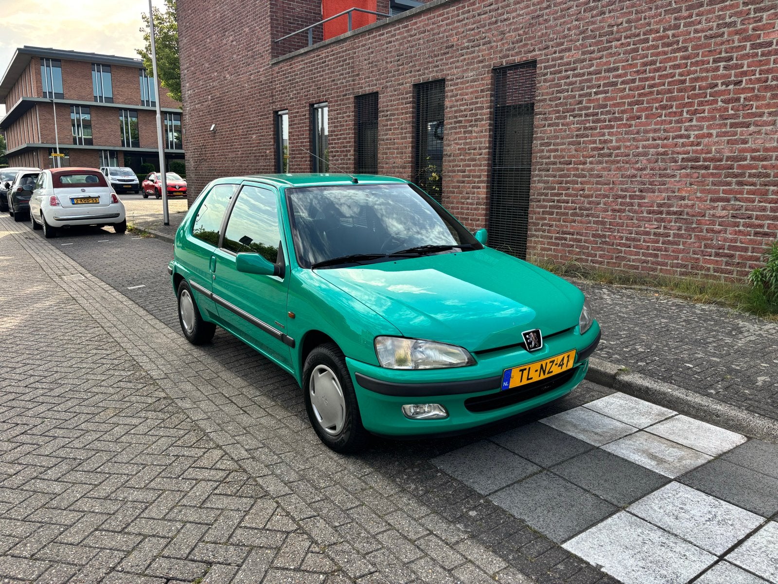 Peugeot 106 1.4 Accent AUT 1998 Groen, 1360 cc, 4 cilinders, Leder en Stof, 855 kg