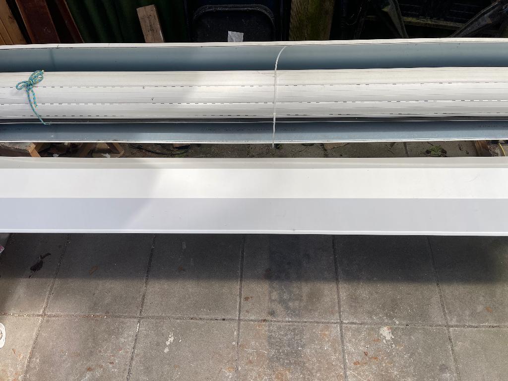Garagedeur elektrische roltype ruimtebesparend, Ophalen, 200 cm of meer, Wit, Zo goed als nieuw